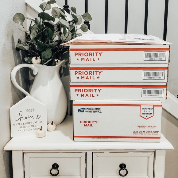 Shop my closet confidently π - Picture 2 of 8